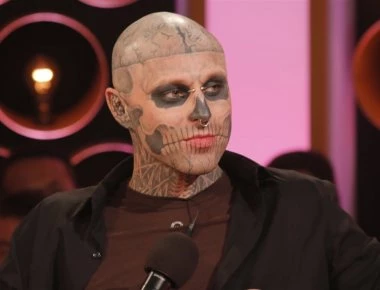 Αυτοκτόνησε δίασημο μοντέλο που είχε γεμίσει το σώμα του με τατουάζ για να μοιάζει με σκελετό